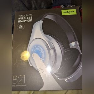Wireless headphones